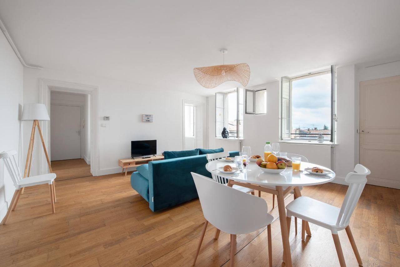 Charmand Duplex Avec Vue Sur La Cite & Les Toits Appartement Carcassonne Buitenkant foto